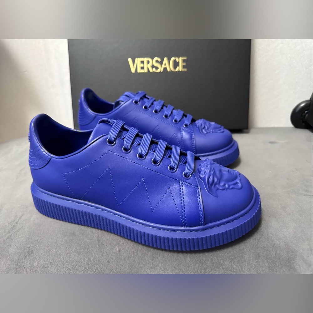 Versace Medusa Head  Royal Blue Leather Sneakers Sz 38.5  US M 5.5
W 8.5